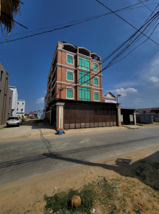 អគារនៅសង្កាត់ក្រាំងធ្នង់ Building in Phnom Penh Capital