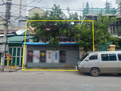 ផ្ទះអាជីវកម្មនៅទំនប់ទឹក Flat in Phnom Penh Capital