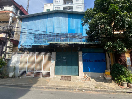 ឃ្លាំងអាជីវកម្មនៅ ទួលគោក Warehouse in Phnom Penh Capital