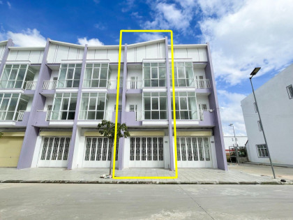 ផ្ទះល្វែងនៅ បុរីជឹពុំ Flat in Phnom Penh Capital