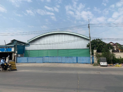 ឃ្លាំងនៅខណ្ឌឬស្សីកែវ Warehouse in Phnom Penh Capital