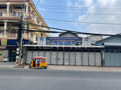 ឃ្លាំងជួលនៅជិតសាលា IU Warehouse in Phnom Penh Capital