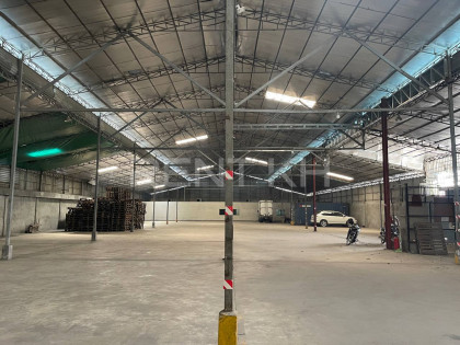 ឃ្លាំងសម្រាប់ជួលនៅសែនសុខ Warehouse in Phnom Penh Capital