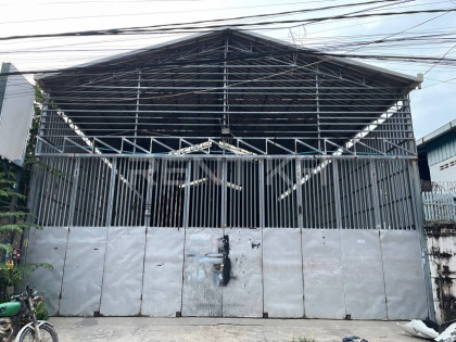 ឃ្លាំងនៅសែនសុខ Warehouse in Phnom Penh Capital