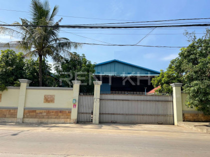 ឃ្លាំងជួលនៅឬស្សីកែវ Warehouse in Phnom Penh Capital