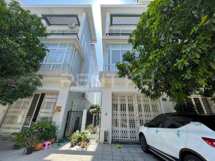 Link House LE in Borey Peng Huoth the Star Jumeirah Flat in Phnom Penh Capital
