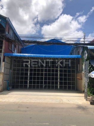 ឃ្លាំងនៅទួលគោក Warehouse in Phnom Penh Capital