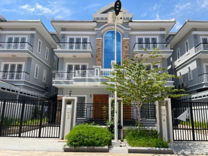 Twin Villa At Borey Vimean Phnom Penh Villa in Phnom Penh Capital