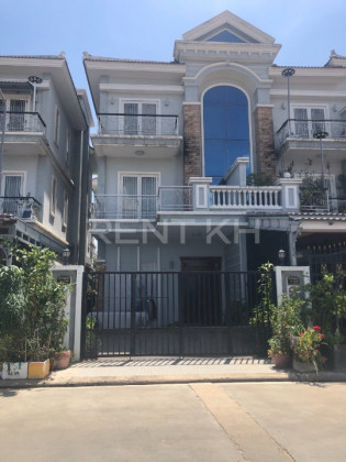 វីឡានៅបុរីវីមានភ្នំពេញ Villa in Phnom Penh Capital