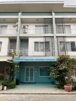 ផ្ទះជួលនៅបុរីប៉េង ហួត Villa in Phnom Penh Capital