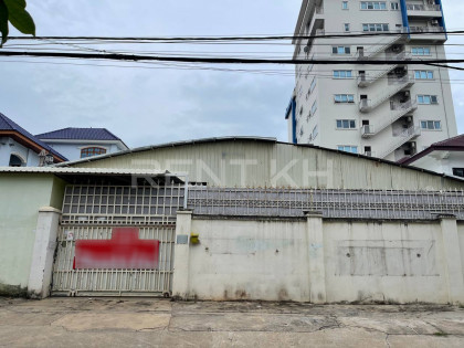 ឃ្លាំងជួលនៅទួលគោក Warehouse in Phnom Penh Capital