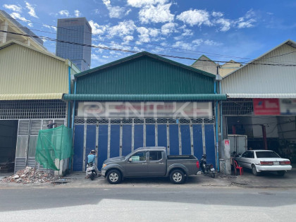 ឃ្លាំងអាជីវកម្មនៅទួលគោក Warehouse in Phnom Penh Capital