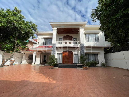 វីឡាជួលនៅទួលគោក Villa in Phnom Penh Capital