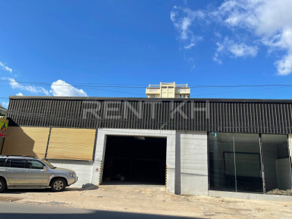 ឃ្លាំងនៅភ្នំពេញថ្មី Warehouse in Phnom Penh Capital