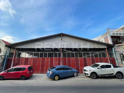 ឃ្លាំងជួលនៅជិតផ្សារដេប៉ូ Warehouse in Phnom Penh Capital