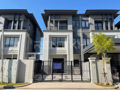 Twin Villa at Chip Mong Land, Grand Phnom Penh City Villa in Phnom Penh Capital