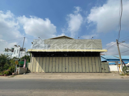 ឃ្លាំងនៅសែនសុខ Warehouse in Phnom Penh Capital