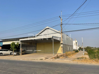 ឃ្លាំងជួលនៅក្រាំងធ្នង់ Warehouse in Phnom Penh Capital