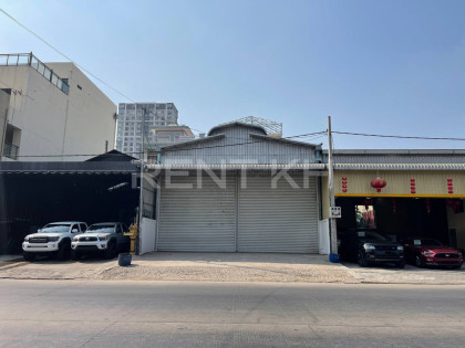 ឃ្លាំងជួលនៅសែនសុខ Warehouse in Phnom Penh Capital