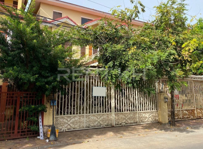 វីឡាសម្រាប់ជួលនៅបុរីសុភមង្គលជ្រោយចង្វារ Villa in Phnom Penh Capital