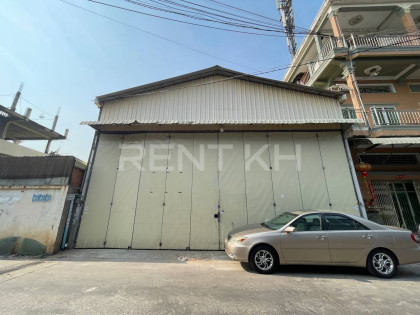 ឃ្លាំងជួលនៅឬស្សីកែវ Warehouse in Phnom Penh Capital