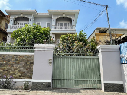 វីឡាសម្រាប់ជួលនៅទួលទំពួង Villa in Phnom Penh Capital