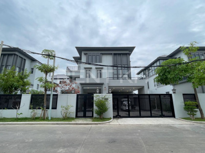 Queen Villa for Rent in-Borey Chip Mong Land, Park Land 598 Villa in Phnom Penh Capital