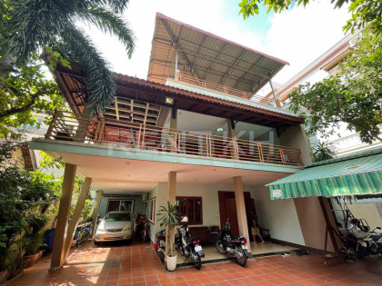 ផ្ទះវីឡាទោលនៅទួលទំពូង Villa in Phnom Penh Capital