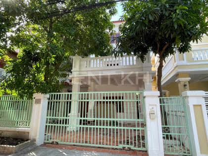 Single Villa for Rent at Borey New World Samroung Andet Villa in Phnom Penh Capital