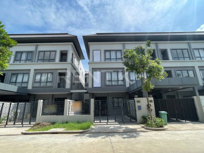 Link villa at Chip Mong Land, Grand Phnom Penh City Villa in Phnom Penh Capital