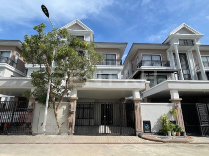 Twin Villa for Rent in Borey Peng Huoth The Star Mera Garden Villa in Phnom Penh Capital