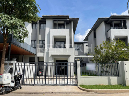 Twin Villa for rent at Borey Chip Mong Land, Landmark 60M Villa in Phnom Penh Capital