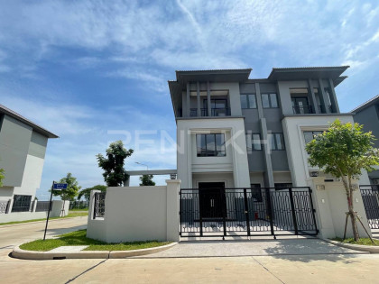 Twin Villa for Rent at Borey Chip Mong Land, Grand Phnom Penh City Villa in Phnom Penh Capital