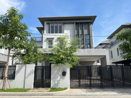 Queen Villa for rent at Borey Chip Mong Land, Landmark 60M Villa in Phnom Penh Capital