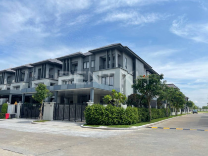 Twin Villa (Corner House) for Rent at Borey Chip Mong Land, Grand Phnom Penh City Villa in Phnom Penh Capital