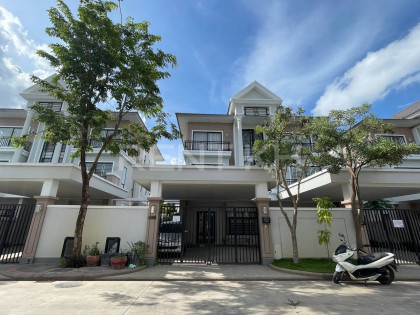 Twin Villa for Rent in Borey Peng Huoth The Star Mera Garden Villa in Phnom Penh Capital