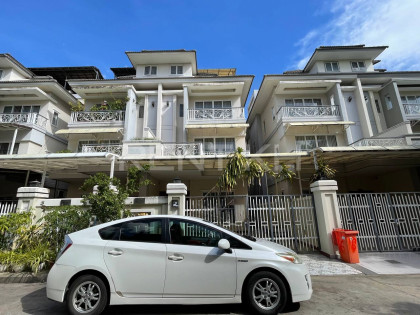 Twin Villa for Rent - Ratana Plaza Villa in Phnom Penh Capital