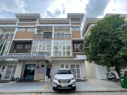 Link House for rent at Borey Thai Chhunkry Villa in Phnom Penh Capital