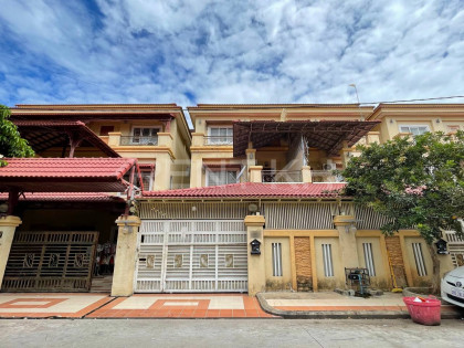 Twin Villa for Rent at Borey New World Villa in Phnom Penh Capital