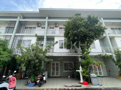 Link House LC2 for Rent at Borey Peng Huoth Villa in Phnom Penh Capital