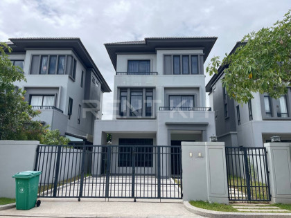 Queen Villa for Rent at Borey Chip Mong Villa in Phnom Penh Capital