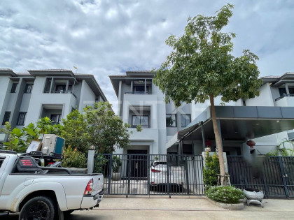 Twin Villa for Rent at Borey Chip Mong Land, Park Land 50M Villa in Phnom Penh Capital