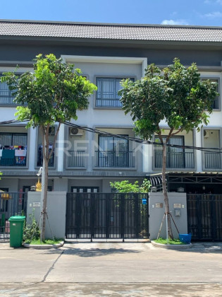 Link House for Rent at Borey Chip Mong Land, ParkLand 598 Villa in Phnom Penh Capital