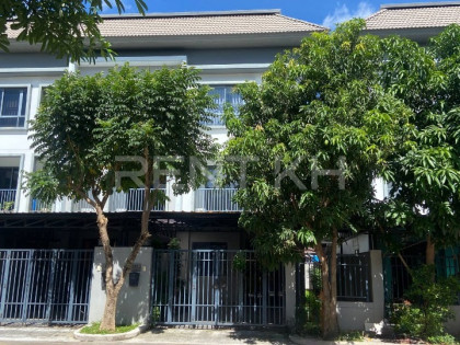 Link House for Rent at Borey Chip Mong 598 Villa in Phnom Penh Capital