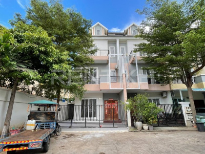 Link House for Rent at Borey Phnom Penh Thmey Villa in Phnom Penh Capital