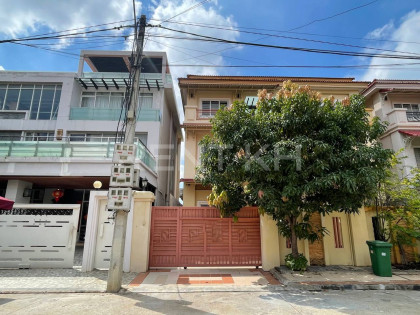 Twin Villa for Rent at Borey New World, St 2004 Villa in Phnom Penh Capital