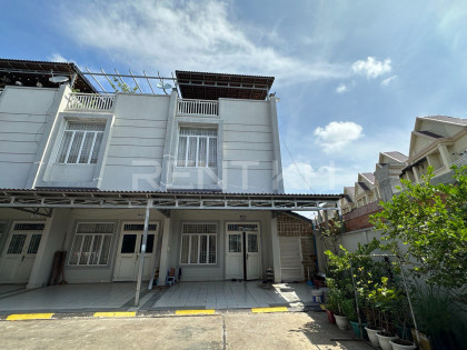 Flat house for rent in Borey Mongkoul Phnom Penh Flat in Phnom Penh Capital