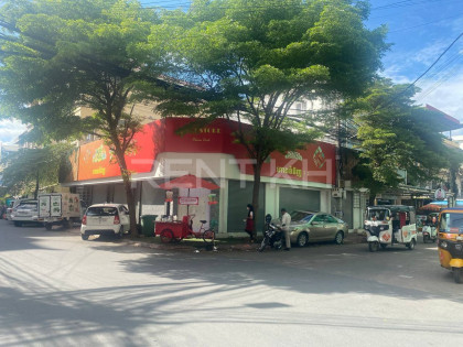 Shop for Rent​ at Sangkhat Psar Depou Ti Pir Flat in Phnom Penh Capital