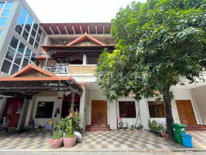 Link House for Rent at Borey Peng Huoth Phumin, TK Area Villa in Phnom Penh Capital