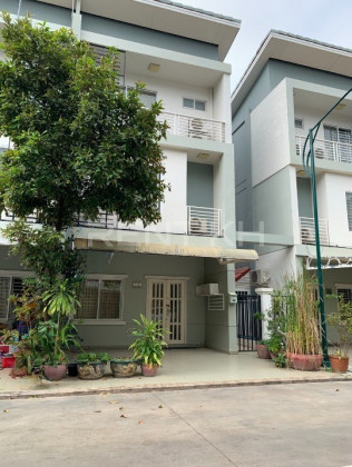 Link House for rent at Borey Peng Huoth The Star Premier Villa in Phnom Penh Capital